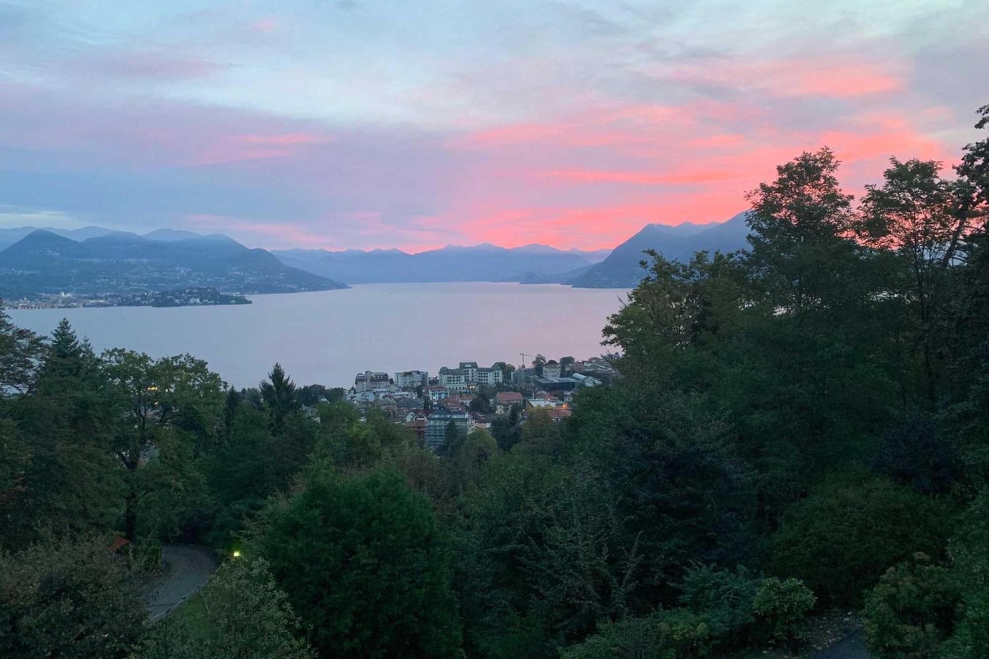La Bellavista Penthouse Lejlighed Stresa Eksteriør billede